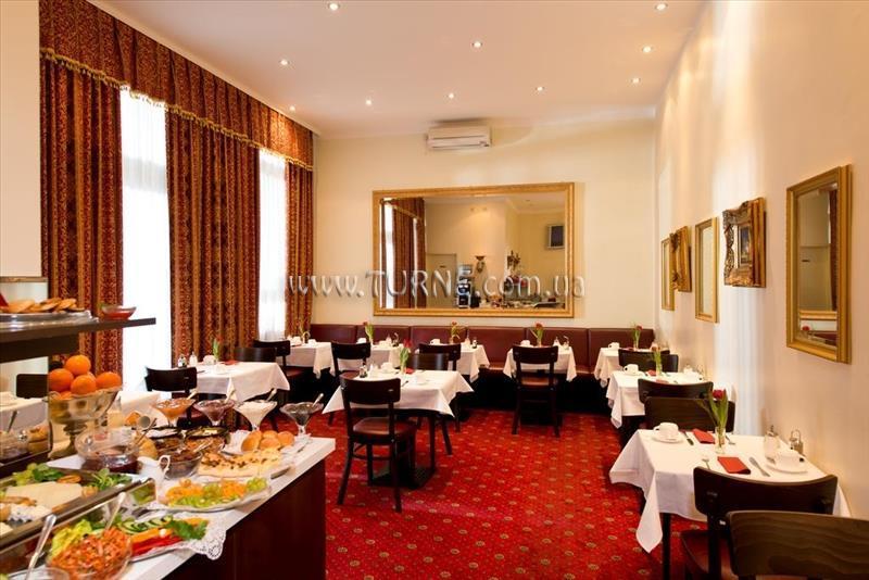 Hotel Zarenhof Mitte 3*