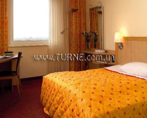 Fotografii NH Berlin Treptow 4*