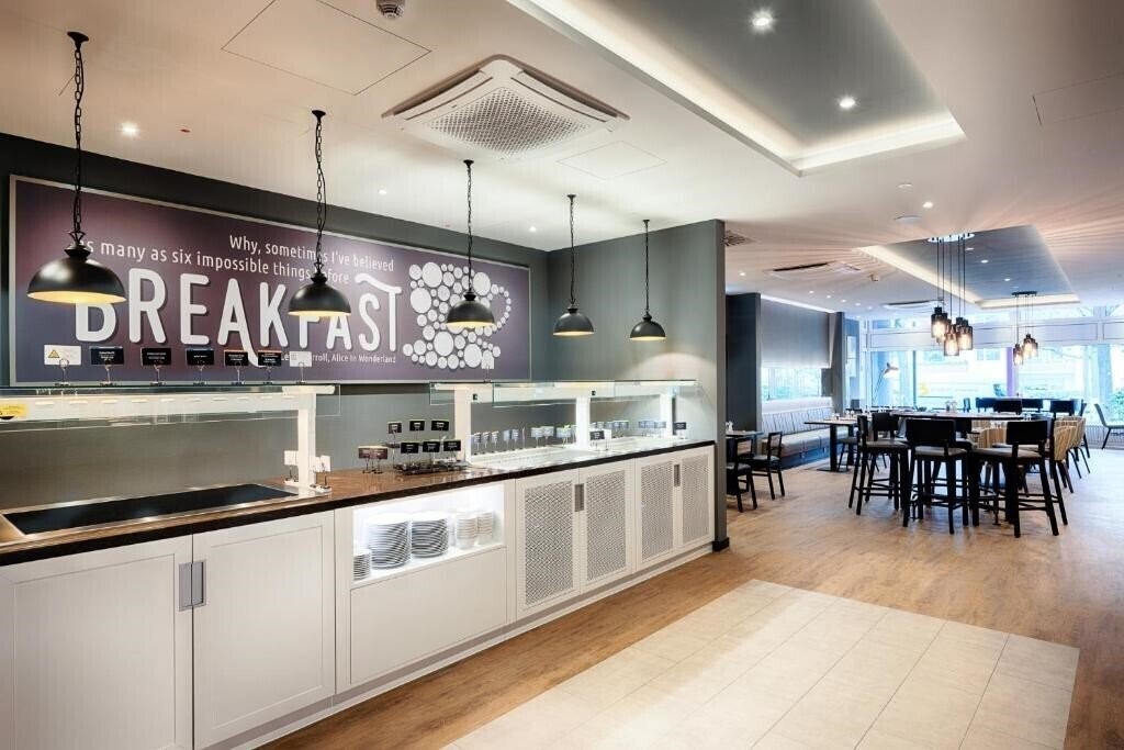 Imaginea Premier Inn Berlin City Süd Hotel (ex. Azimut Hotel Berlin City South) 3*