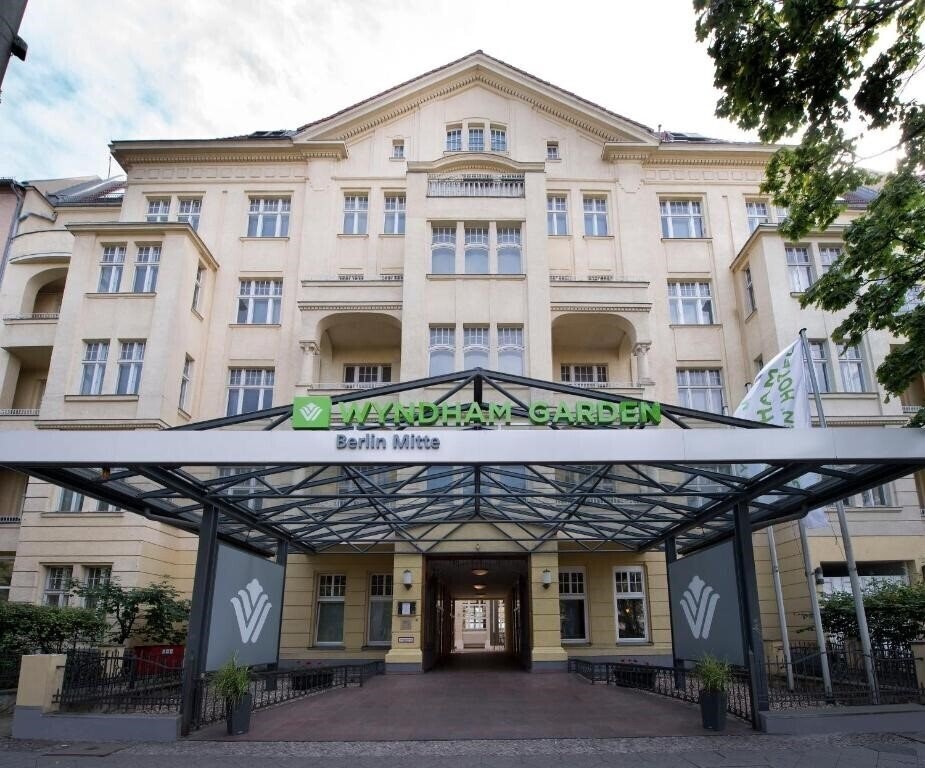 Hotel Wyndham Garden Berlin Mitte 4*