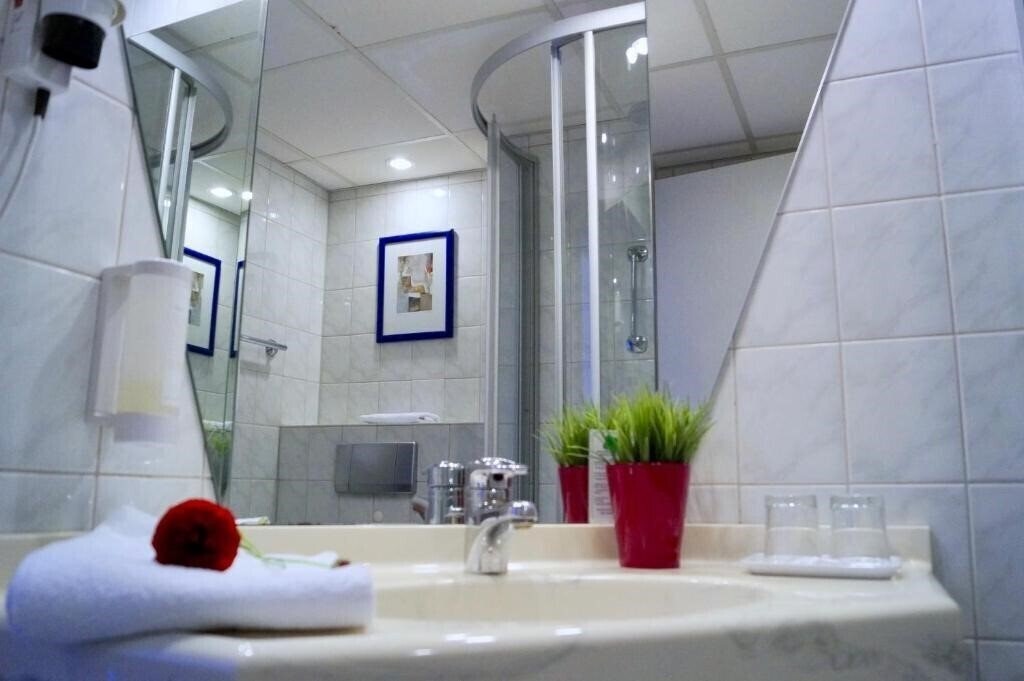 Imaginea Days Inn Berlin City South 3*