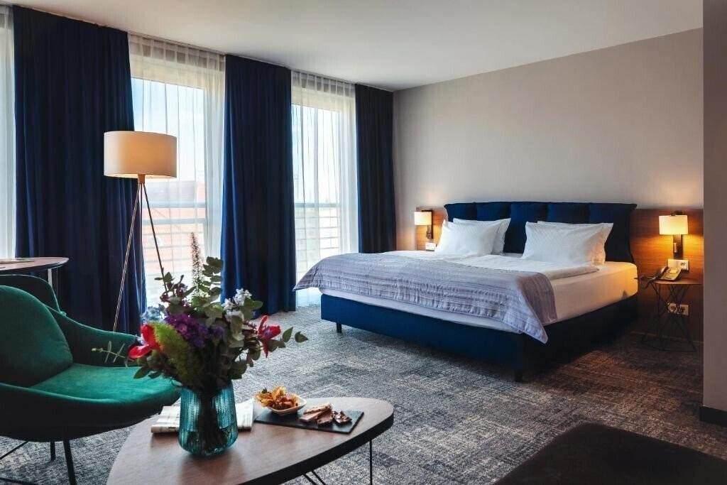 Fotografii Holiday Inn Berlin City Center East Prenzlauer Alle 4*