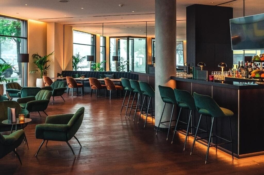 Imaginea Holiday Inn Berlin City Center East Prenzlauer Alle 4*