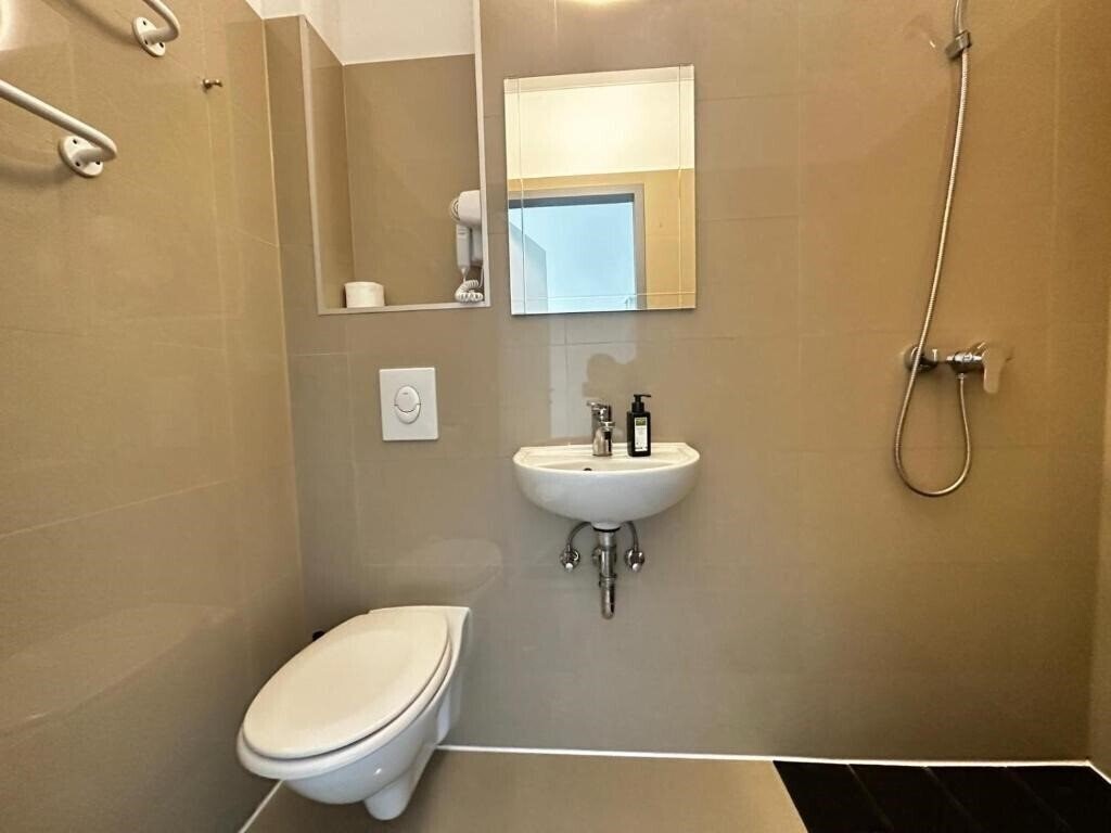 Fotografii Aaphotel - Hotel & Hostel 1*