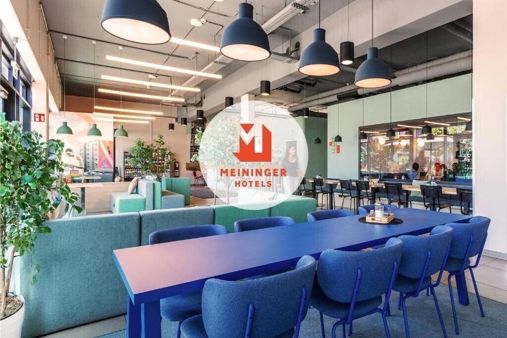 Отель Meininger Hotel Berlin Airport 3*