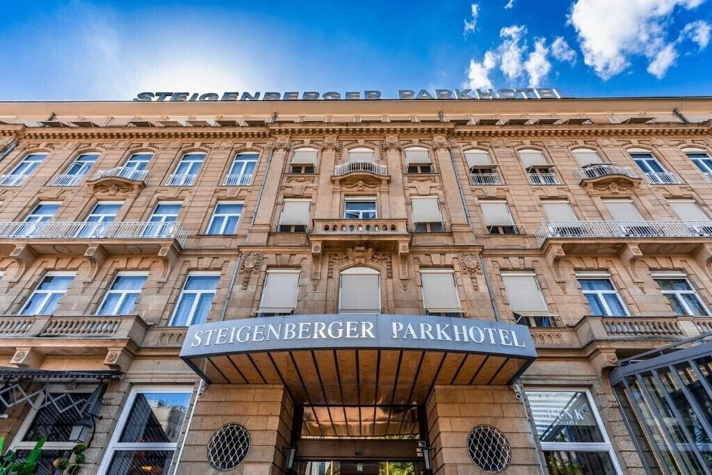 Отель Steigenberger Parkhotel 5*
