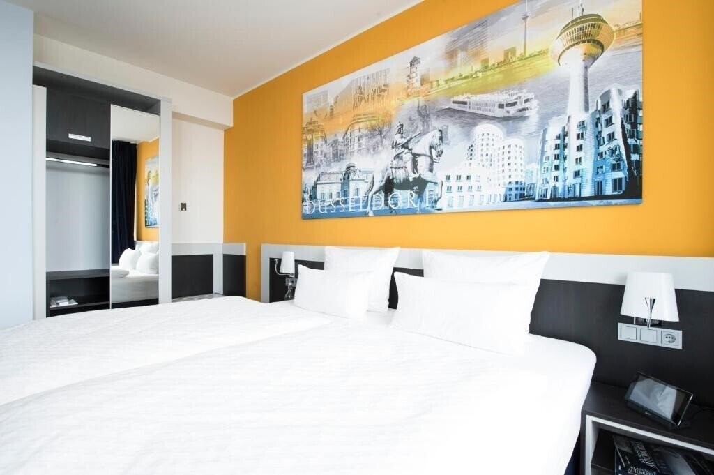 Imaginea Carathotel Dusseldorf City 4*