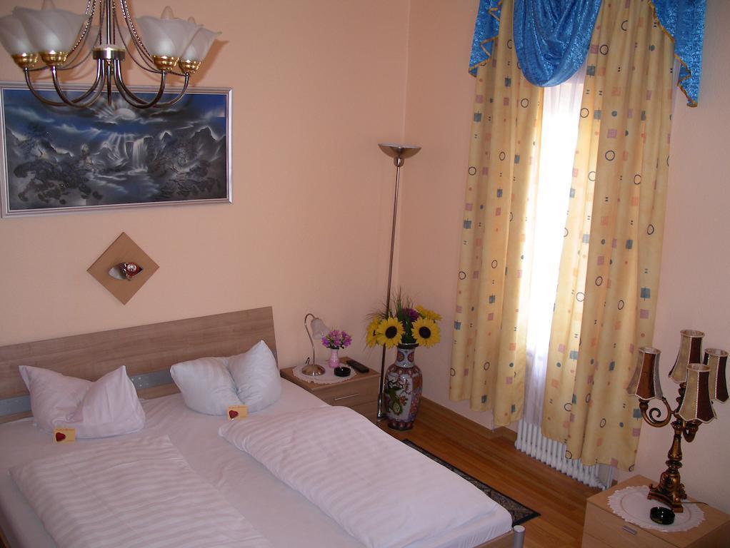 Fotografii Djaran 1*