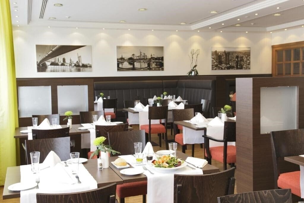 Imaginea Ramada Hotel Frankfurt Messe 4*