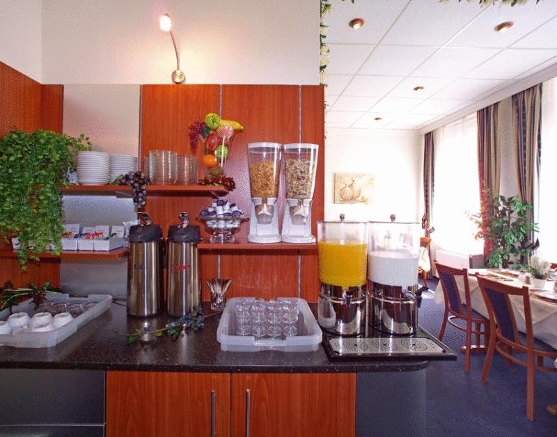 Imaginea Lumen Am Hauptbahnhof 3*