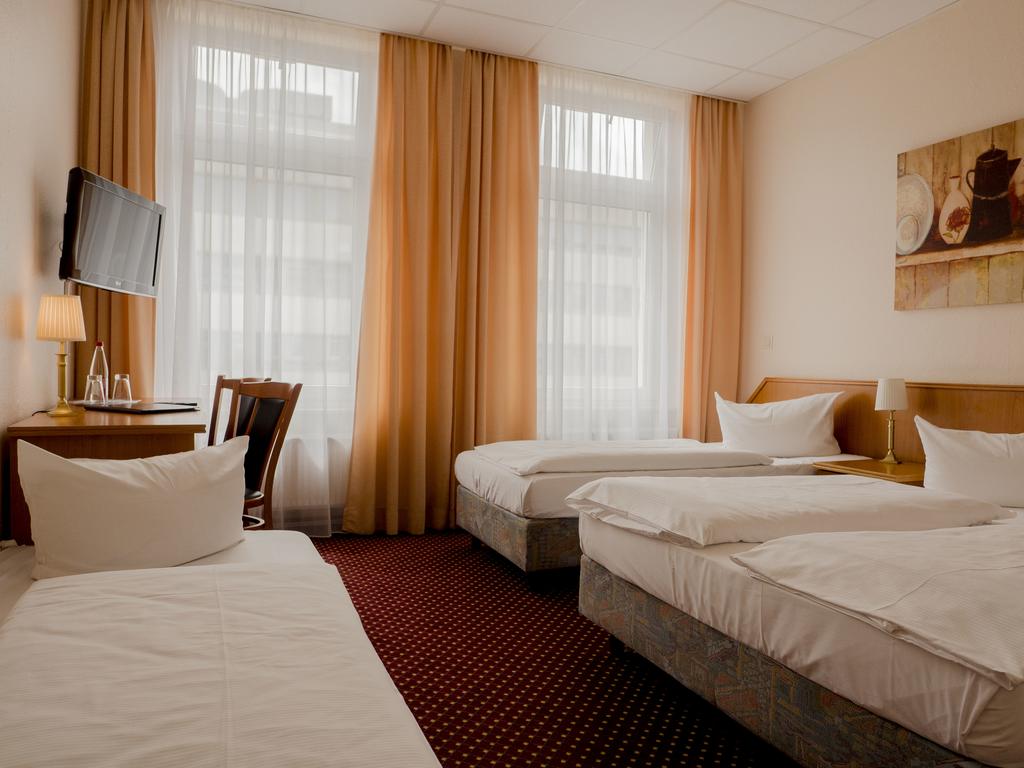 Imaginea Lumen Am Hauptbahnhof 3*