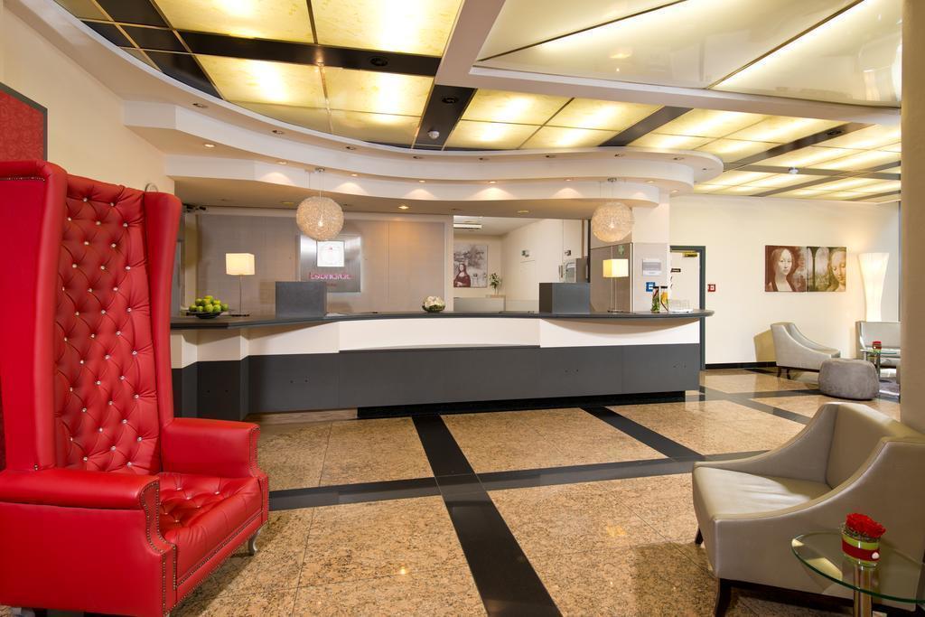 Fotografii Leonardo Hotel Munchen Arabellapark 4*