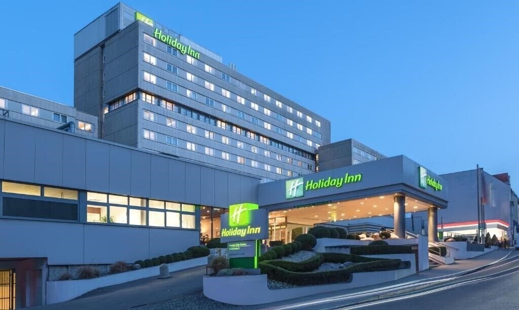 Hotel Holiday Inn Munich 4*