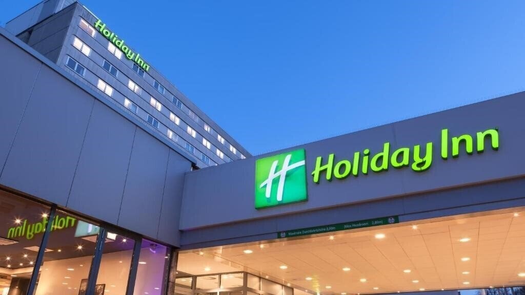 Imaginea Holiday Inn Munich 4*