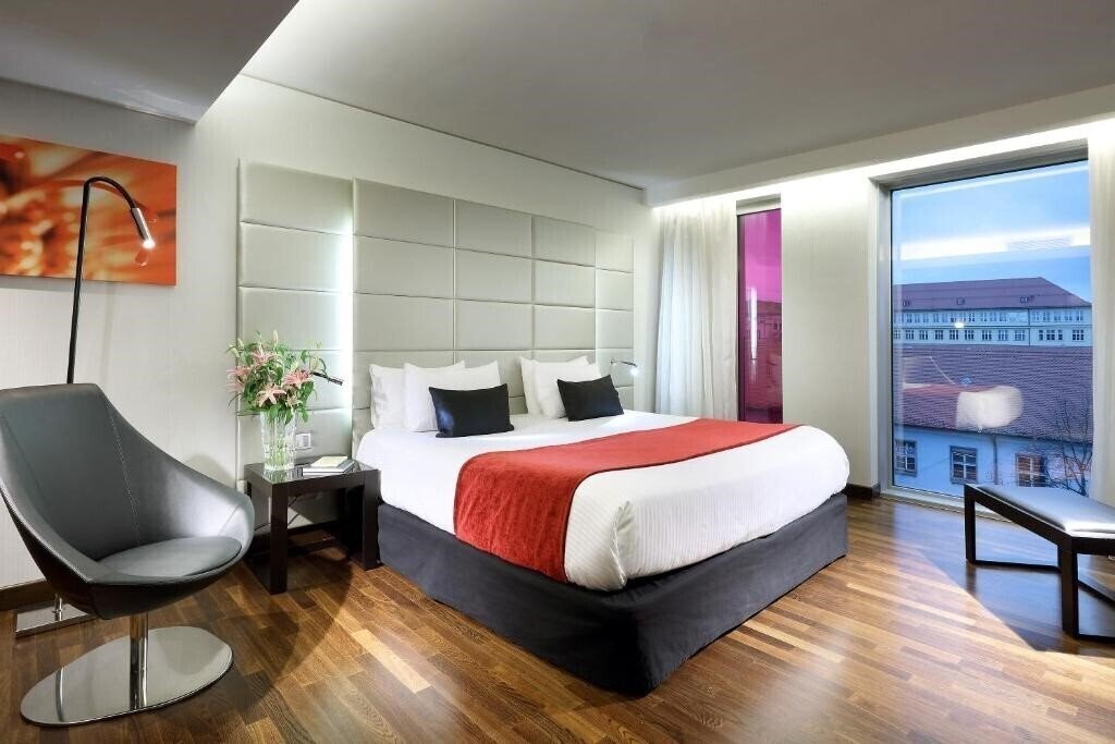 Hotel Eurostars Grand Central 4*