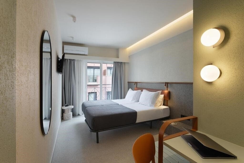 Fotografii Evripides 2*