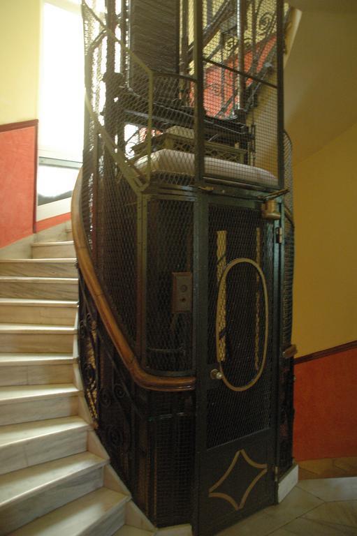 Фото Cecil Hotel 2*