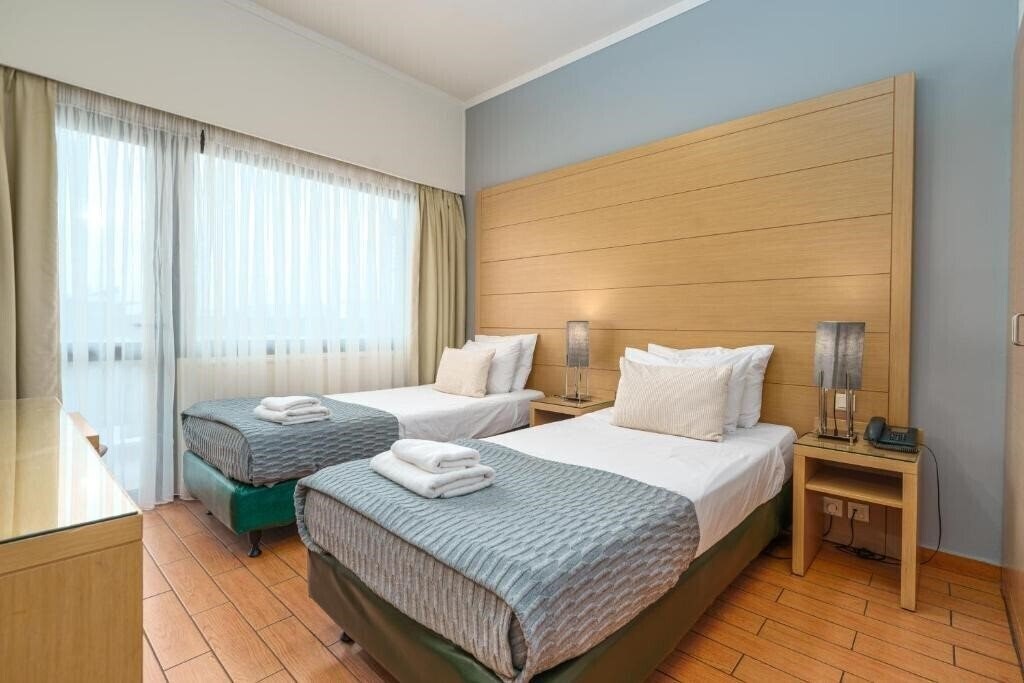 Отель Parnon 3*