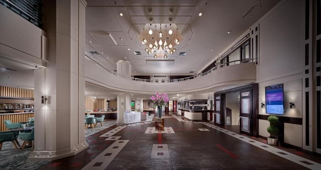 Картинка Crowne Plaza City Centre 4*