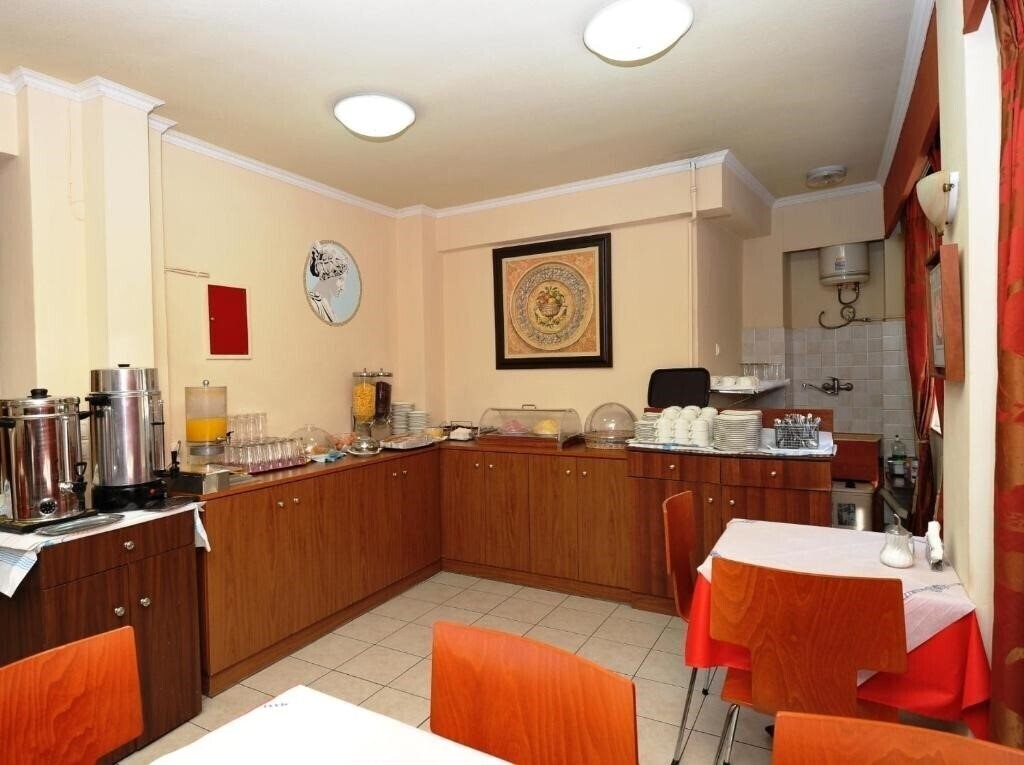 Fotografii Hotel Pergamos 2*