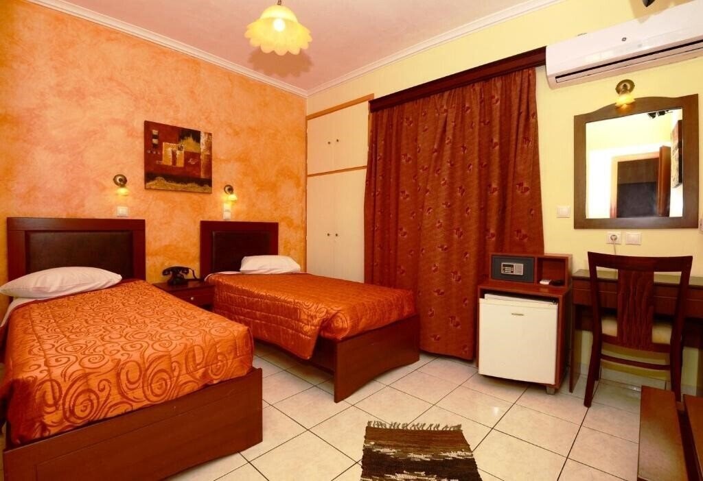 Imaginea Hotel Pergamos 2*