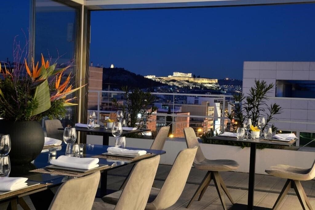 Imaginea Athenaeum Smart Hotel 4*