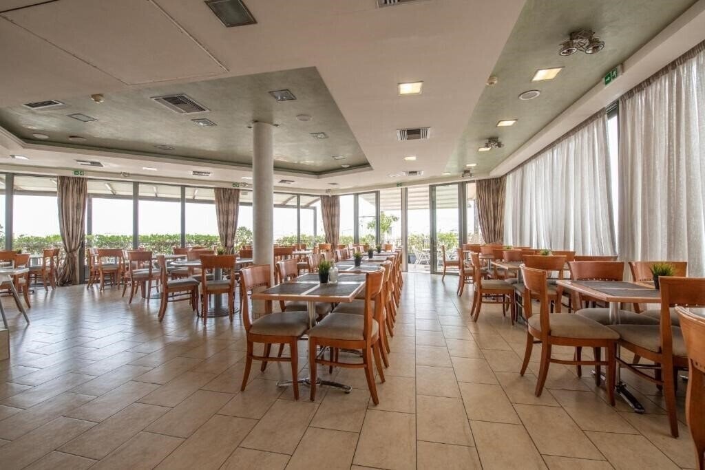 Фотография Golden City Hotel 3*