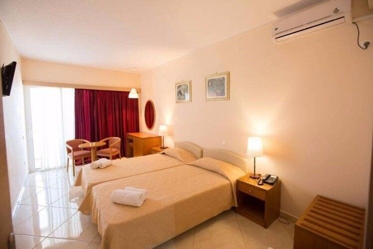 Imaginea Alexander Beach Hotel 4*