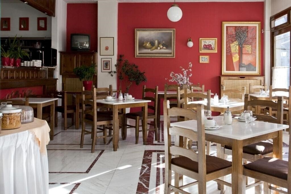 Imaginea Kouros Hotel 3*
