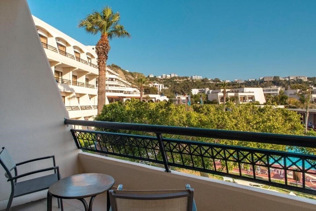 Изображение Smartline Cosmopolitan Rhodes 4*
