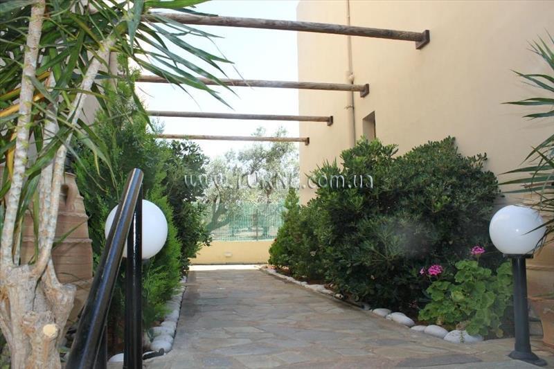 Imaginea Petros Hotel 3*