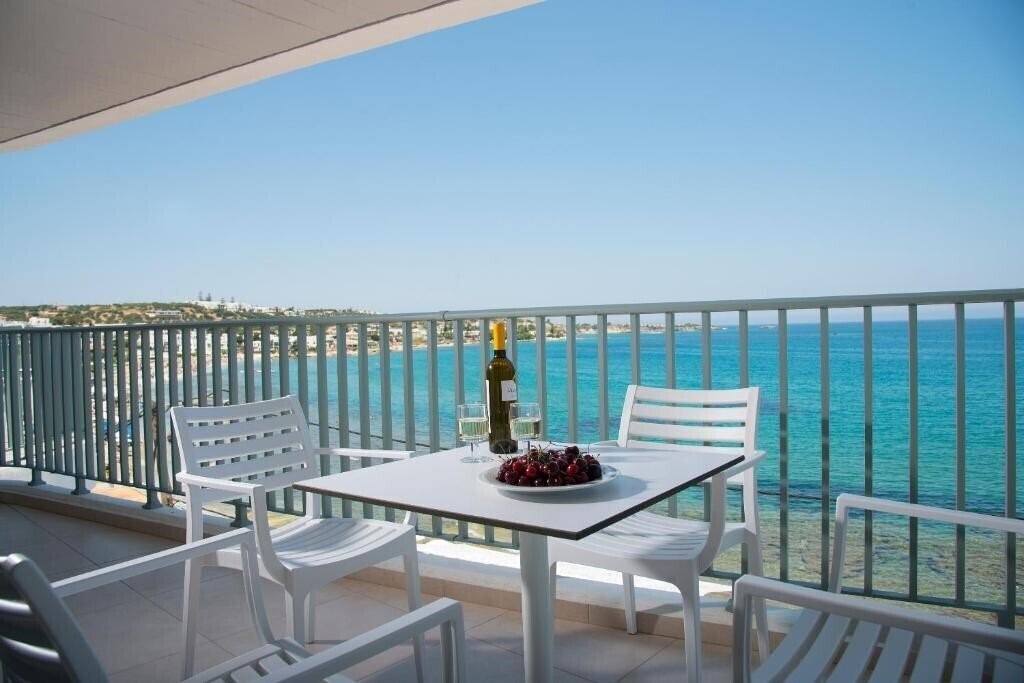 Hotel Alia Beach 3*