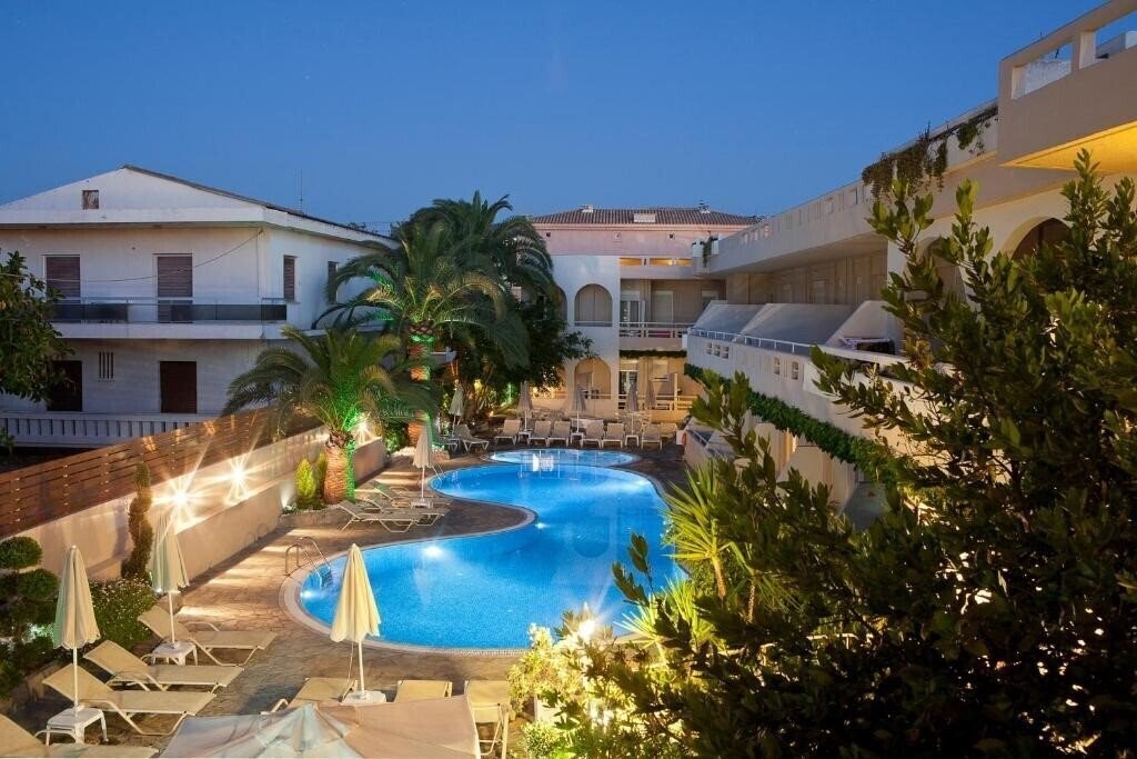 Fotografie Axos Hotel 3*