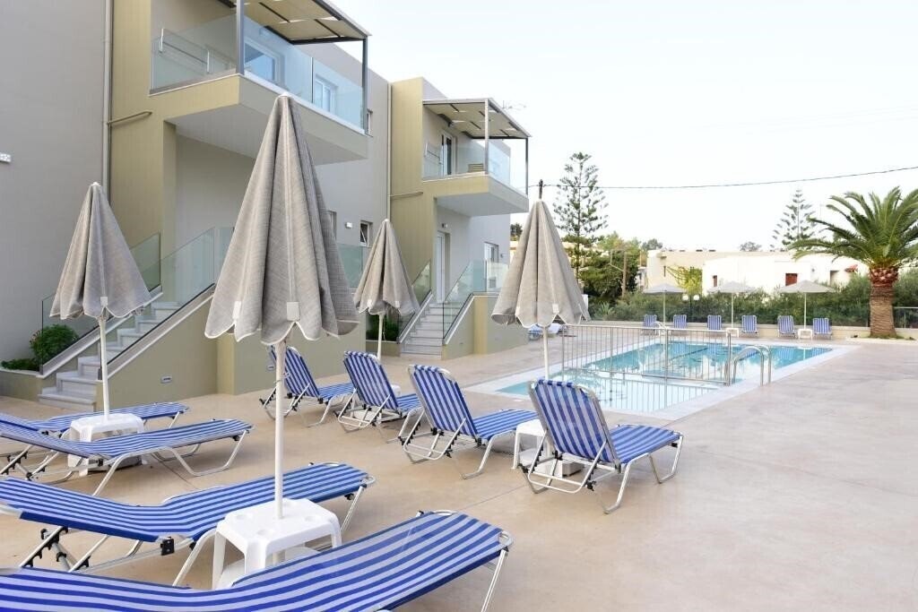 Отель Blue Horizon Apartments 2*