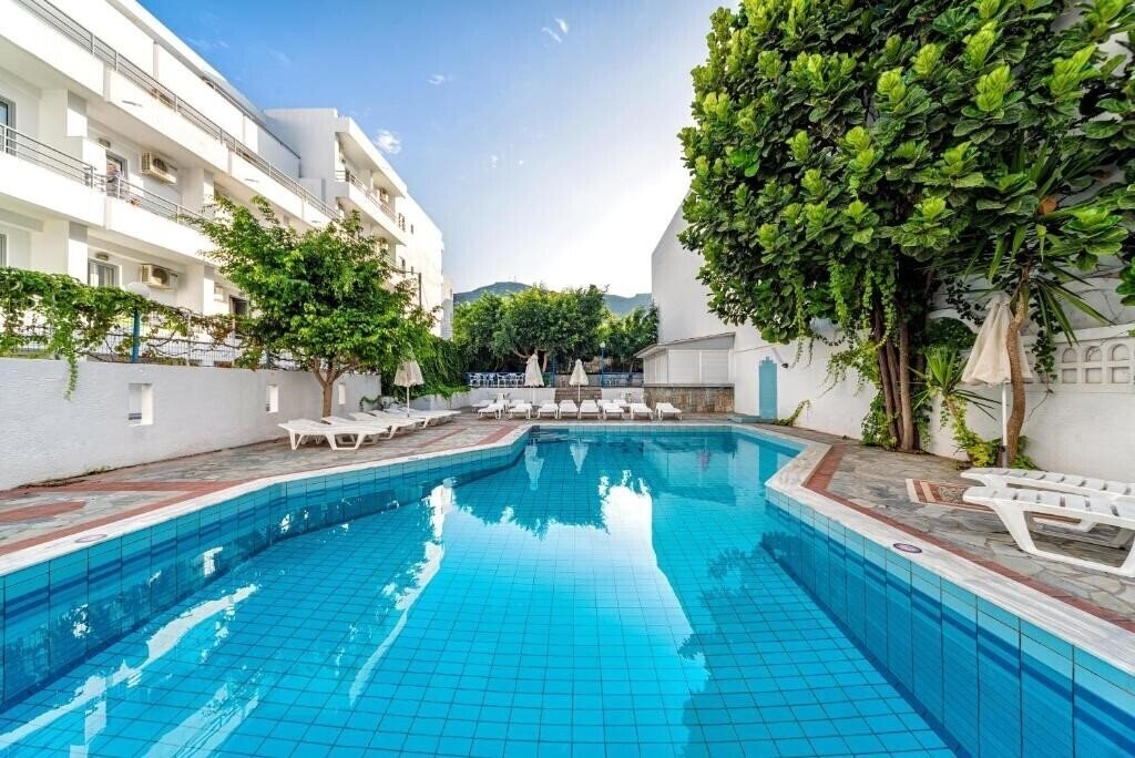 Hotel Iro Hotel 2*