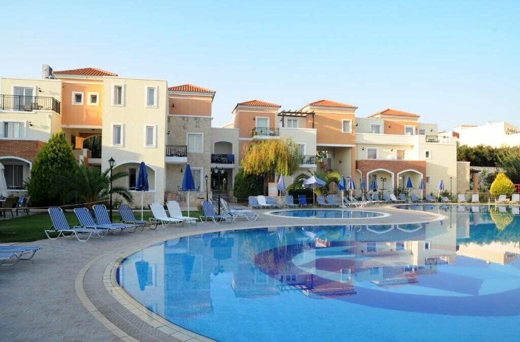 Фотография Chrispy World Hotel & Bungalows 4*