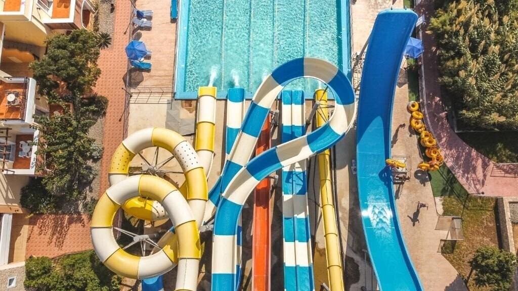 Изображение Chrispy World Hotel & Bungalows 4*