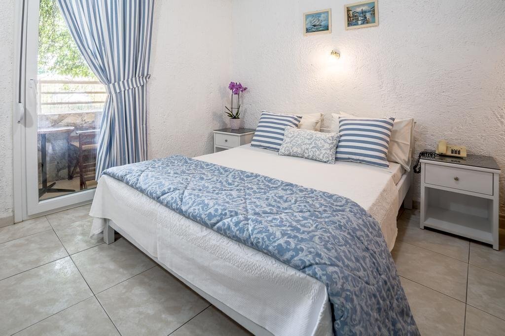 Fotografie Roxani 2*