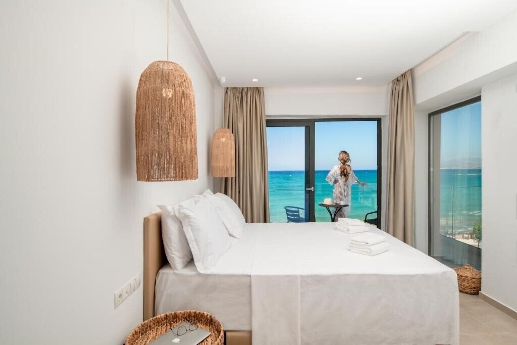 Hotel Golden Bee Lifestyle 4*