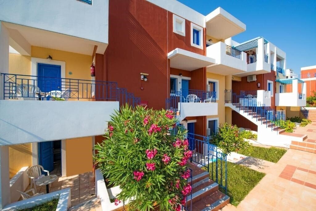 Изображение Astra Village Apartments & Suites 3*