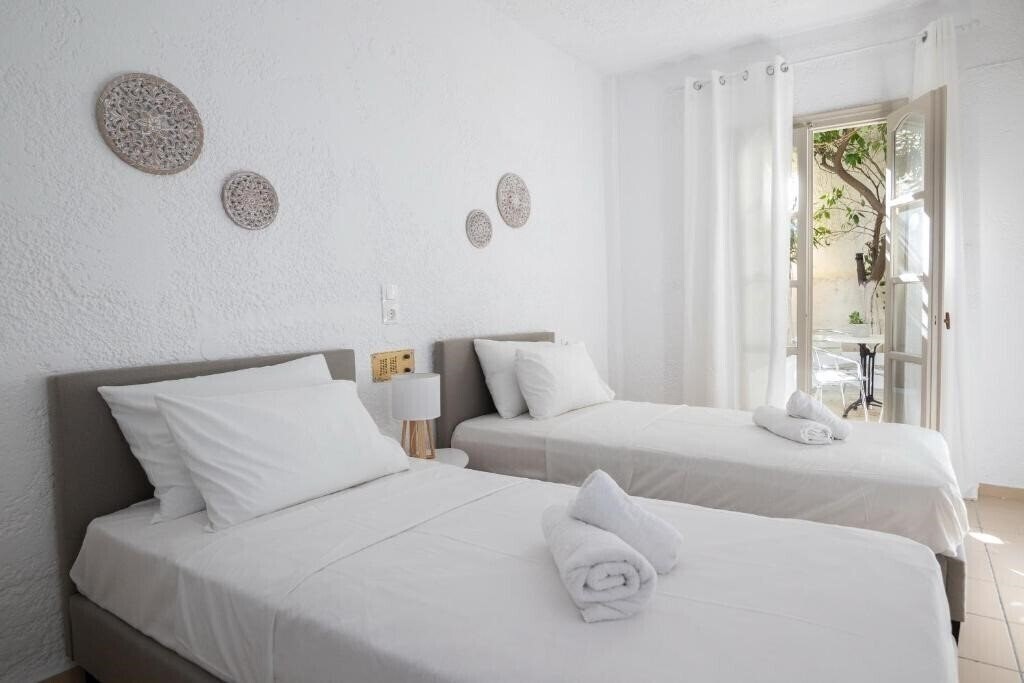 Картинка Hesperia Apartments 3*