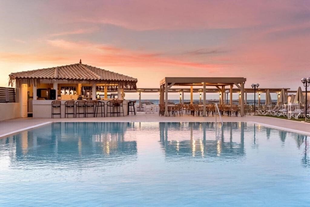 Hotel Zeus Neptuno Beach 4*