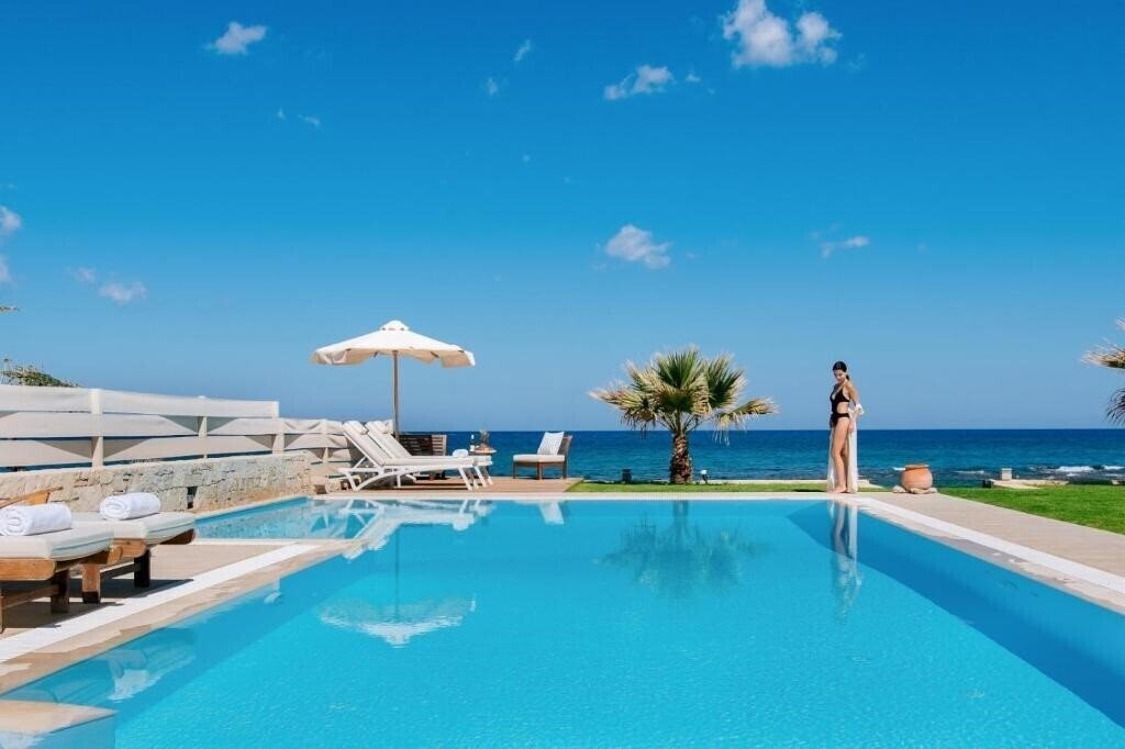 Фото Hersonissos Beach Villa 4*