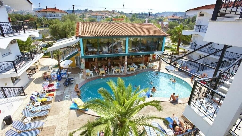 Imaginea Hanioti Grand Victoria Hotel 3*