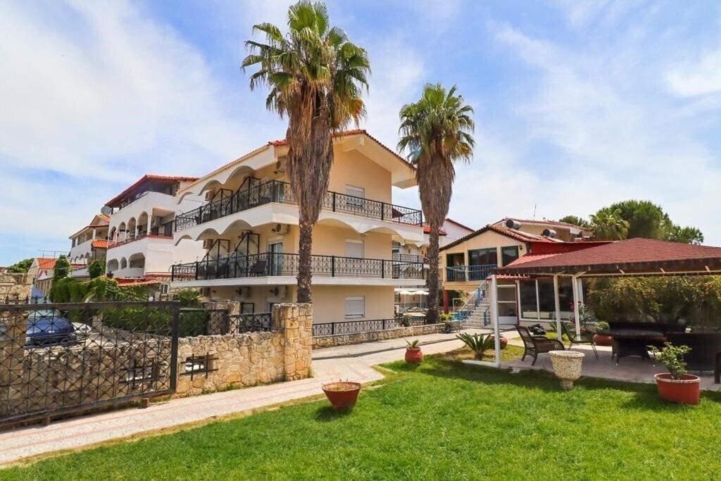 Hotel Hanioti Grand Victoria Hotel 3*