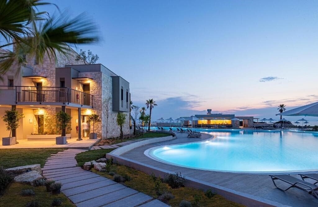 Imaginea Portes Lithos Luxury Resort 5*