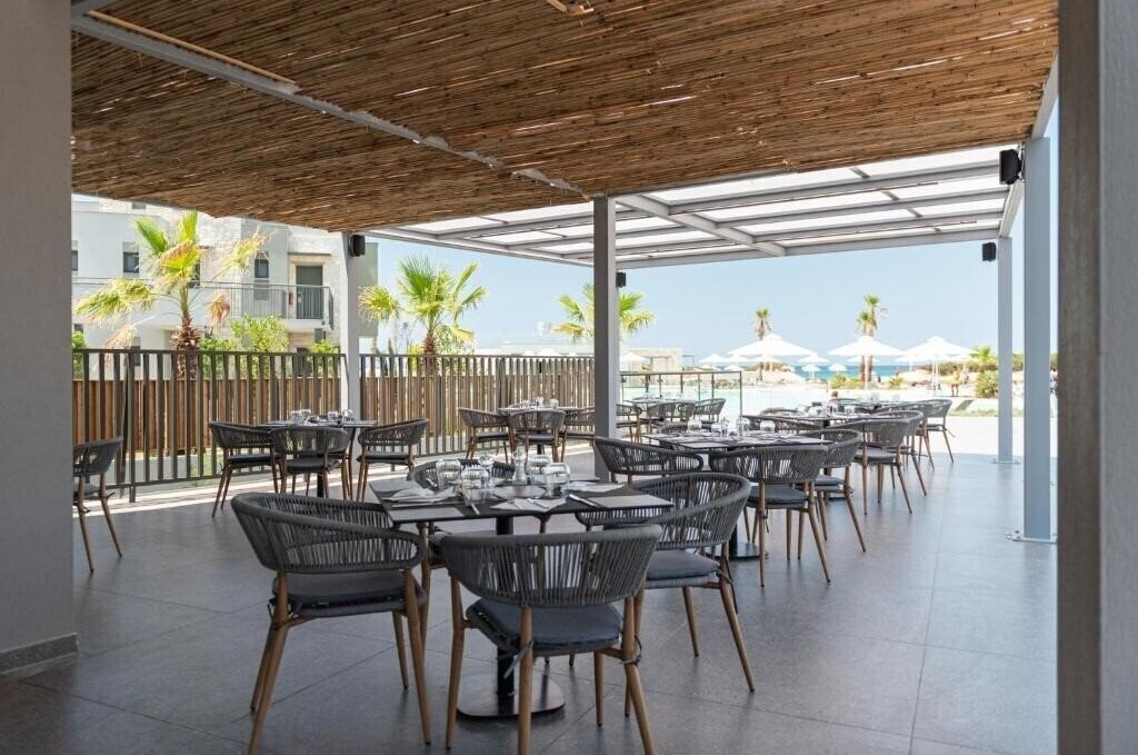 Imaginea Portes Lithos Luxury Resort 5*