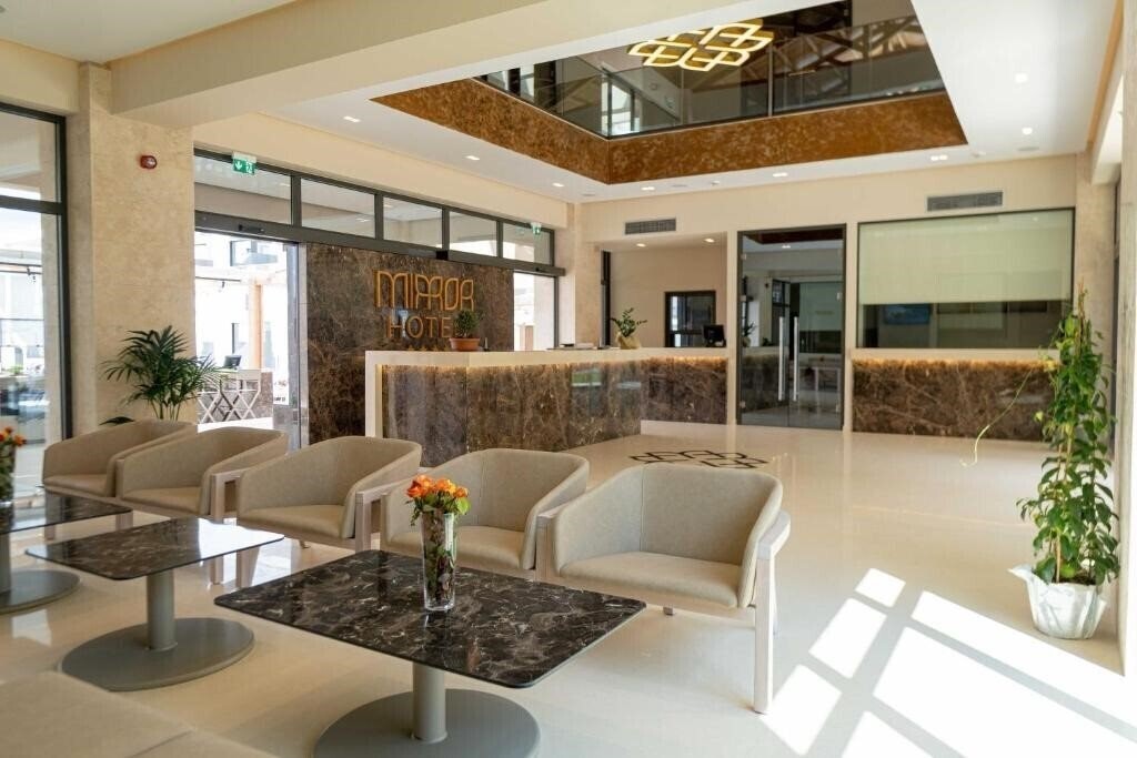 Imaginea Mirror Hotel 4*