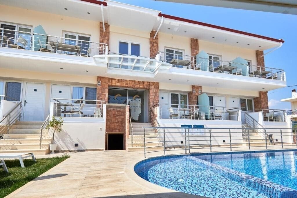 Imaginea Nikiti Comfort Apart Hotel апартаменты