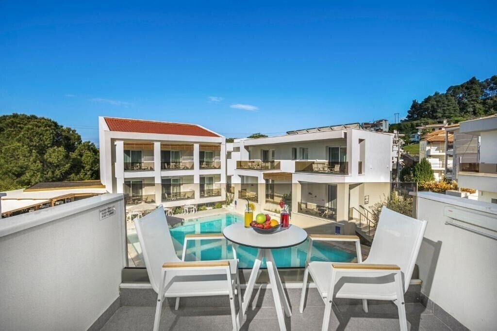 Hotel Mirablue Luxury Residences (ex. Mirablue Deluxe Residences, Mirablue Residences) 3*